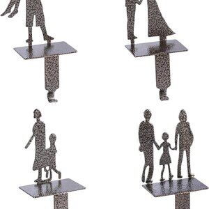 KUZOO 4 PACK HOLIDAY FAMILY CHRISTMAS STOCKING HANGERS/ HOOKS - BRAND NEW